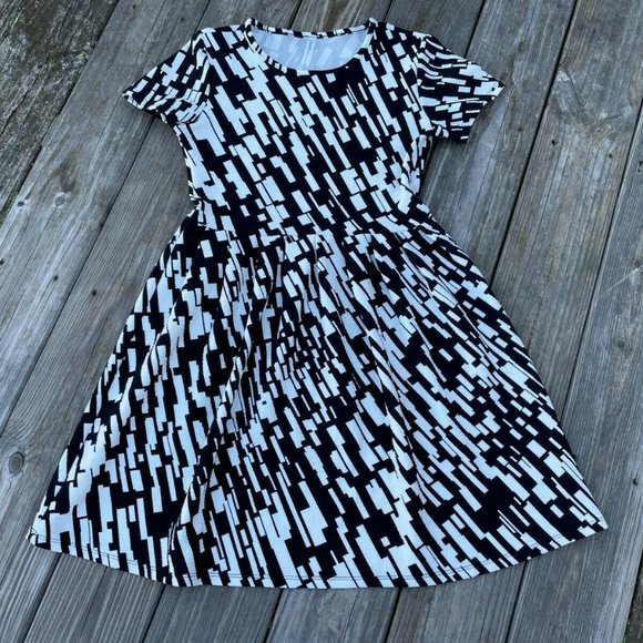 Bellaberry Women Dress BlackWhite Short Sleeve Dress Size M Read descr - Picture 1 of 10